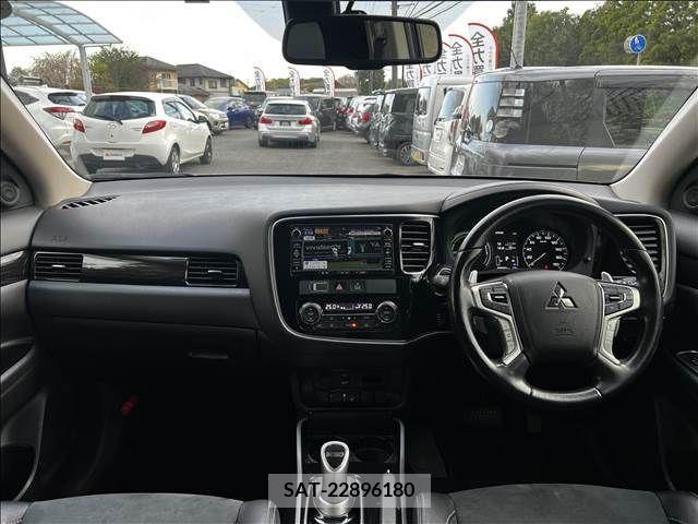 Mitsubishi OUTLANDER PHEV 2016-11 227060-1
