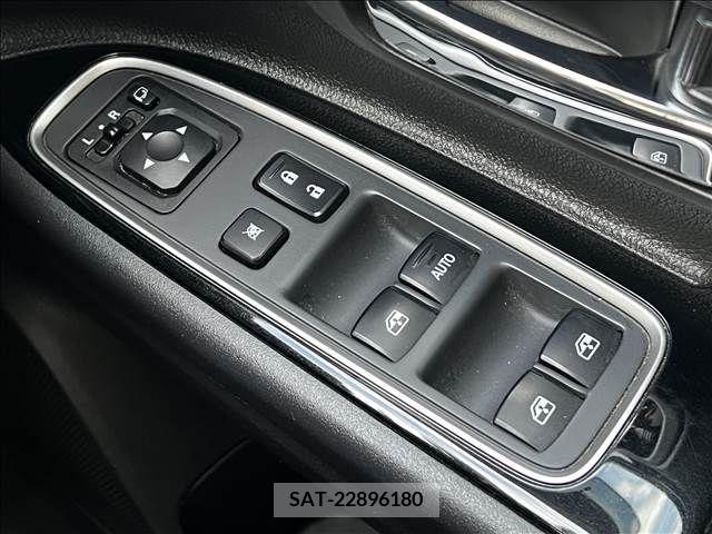 Mitsubishi OUTLANDER PHEV 2016-11 227060-17
