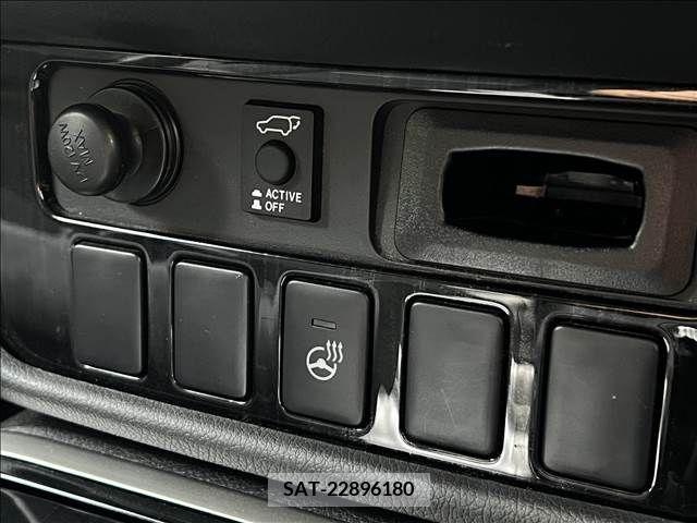 Mitsubishi OUTLANDER PHEV 2016-11 227060-12