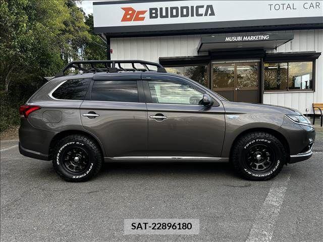Mitsubishi OUTLANDER PHEV 2016-11 227060-6