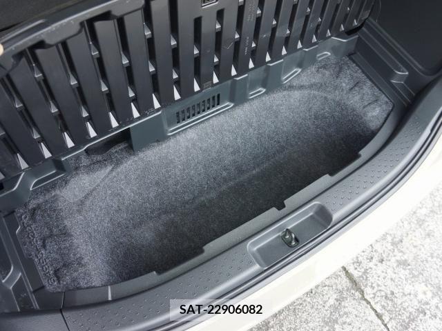 Toyota SIENTA 2022-10 325314-11