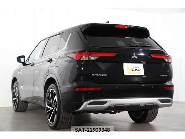 Mitsubishi OUTLANDER PHEV 2022-02 281151-17