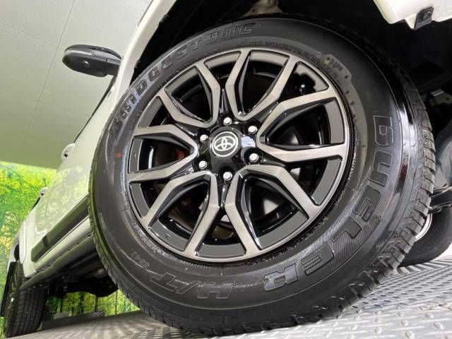 Toyota HILUX 2022-09 15958-14