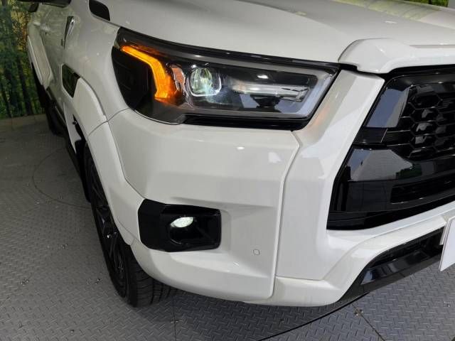 Toyota HILUX 2022-09 15958-13