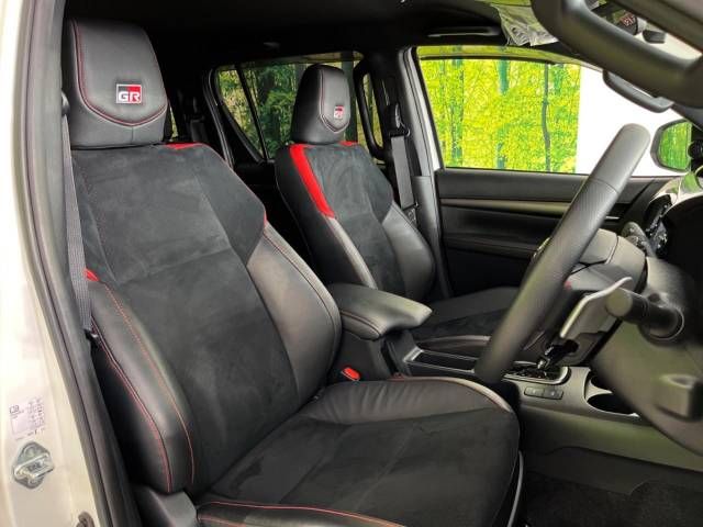 Toyota HILUX 2022-09 15958-9