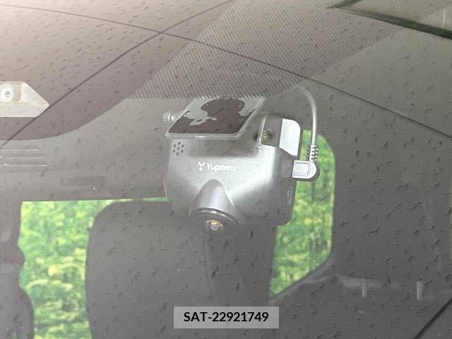 Toyota VOXY 2023-03 395002-7