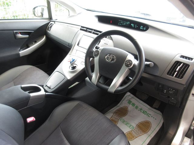 Toyota PRIUS PHV 2012-09 5990-6