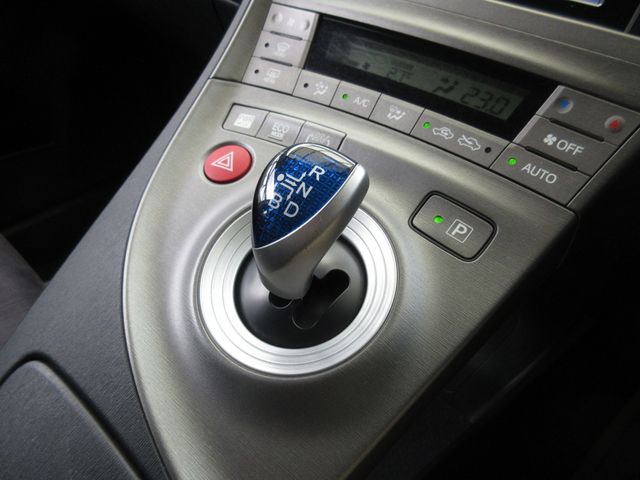 Toyota PRIUS PHV 2012-09 5990-17