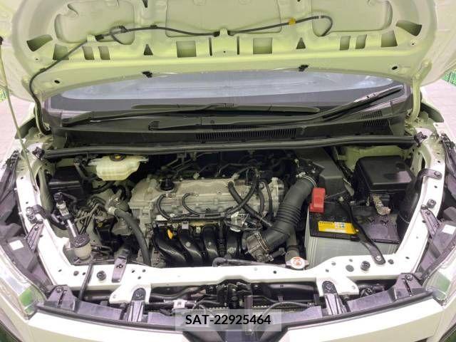 Toyota VOXY 2018-10 321576-17