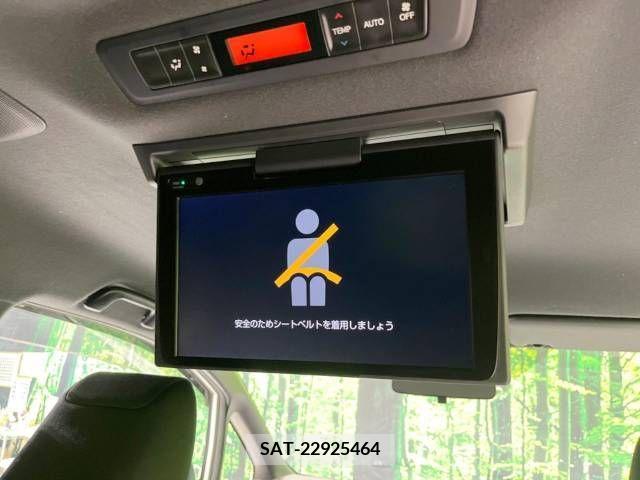 Toyota VOXY 2018-10 321576-3