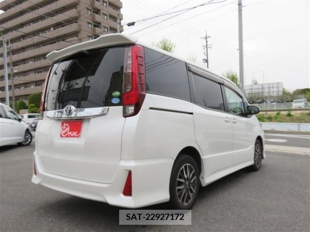 Toyota NOAH 2014-08 228009-5