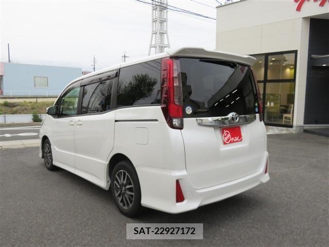 Toyota NOAH 2014-08 228009-4