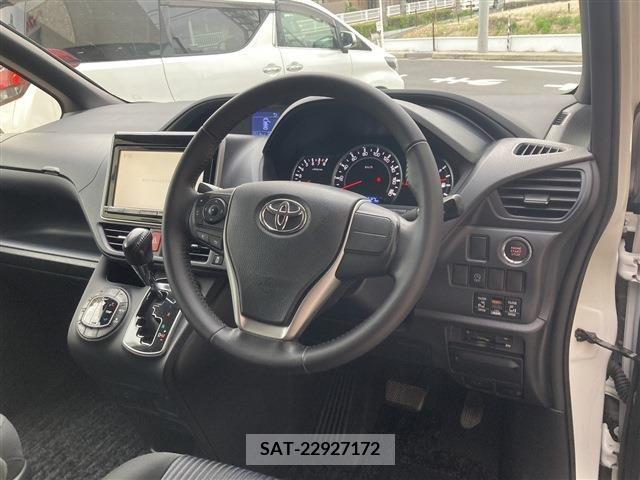 Toyota NOAH 2014-08 228009-8