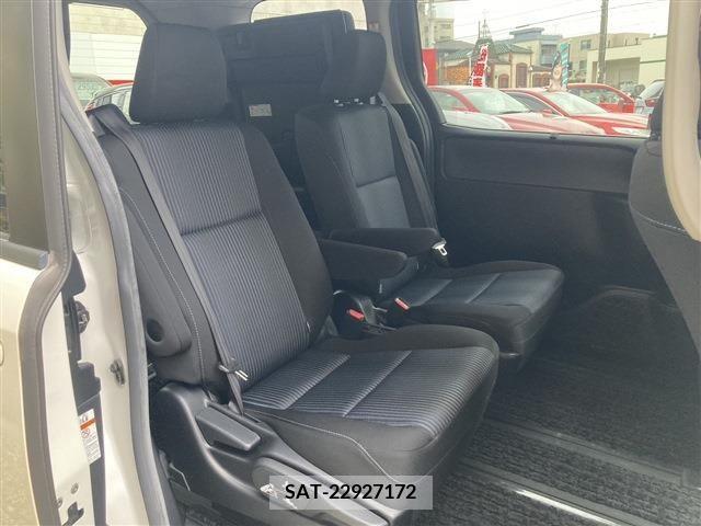 Toyota NOAH 2014-08 228009-10