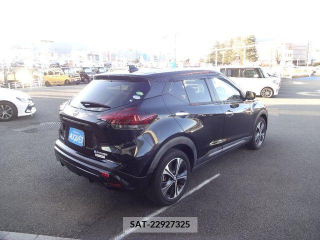 Nissan KICKS 2021-06 207223-1