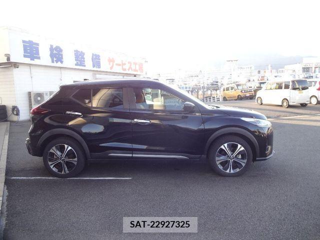 Nissan KICKS 2021-06 207223-3
