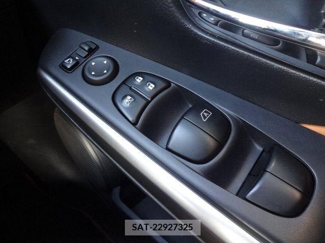 Nissan KICKS 2021-06 207223-23