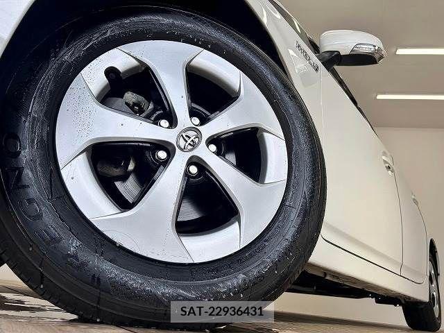 Toyota PRIUS 2013-12 329752-18