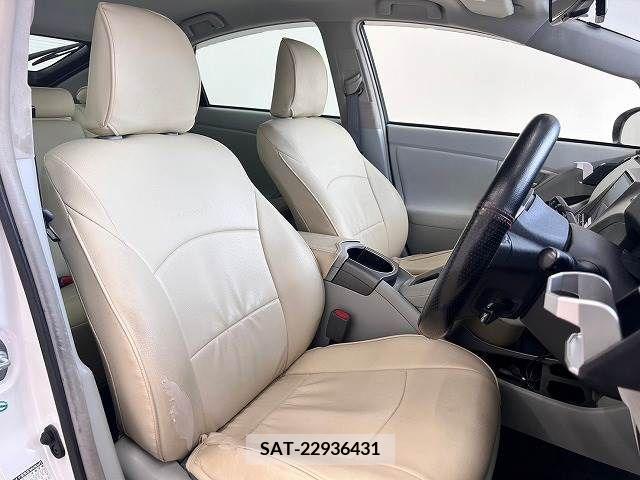 Toyota PRIUS 2013-12 329752-8