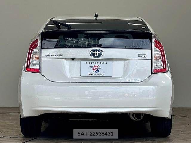 Toyota PRIUS 2013-12 329752-12