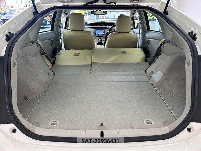 Toyota PRIUS 2013-12 329752-10