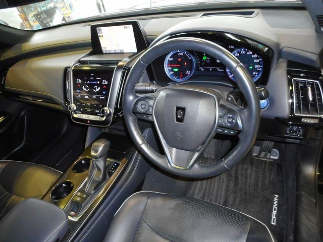 Toyota CROWN SEDAN 2020-07 605-1