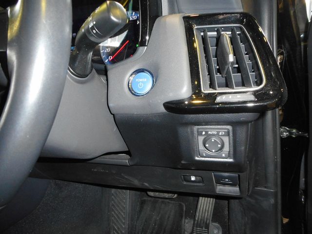 Toyota CROWN SEDAN 2020-07 605-18