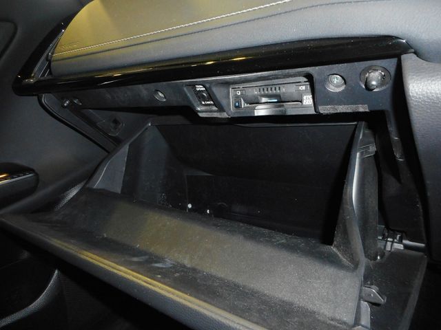 Toyota CROWN SEDAN 2020-07 605-15