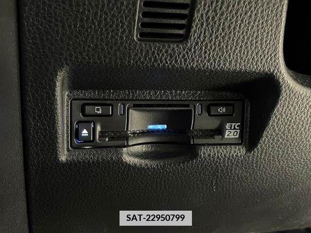 Toyota VOXY 2022-09 378519-7