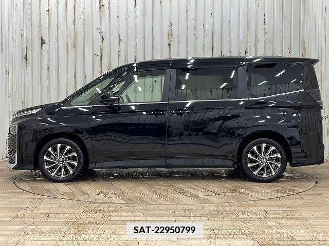 Toyota VOXY 2022-09 378519-14