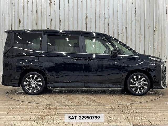 Toyota VOXY 2022-09 378519-13