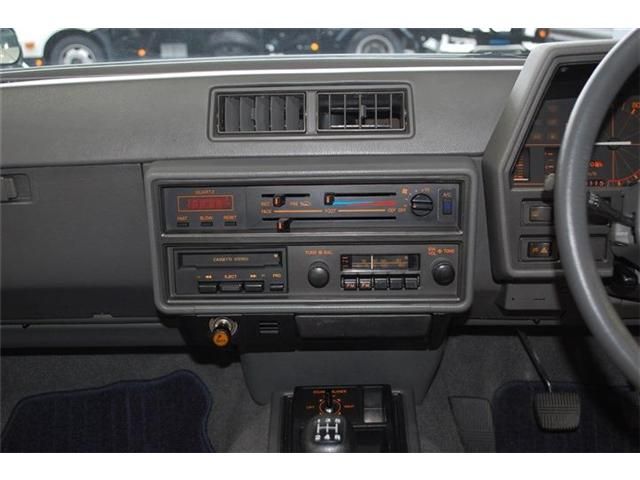 Nissan SKYLINE 1982-05 3743-11