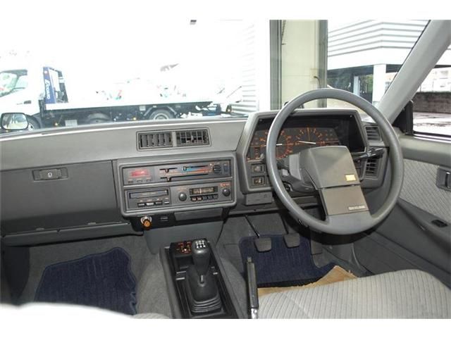Nissan SKYLINE 1982-05 3743-8