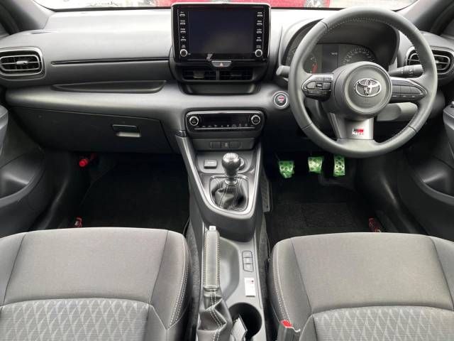 Toyota YARIS 2020-10 184980-1