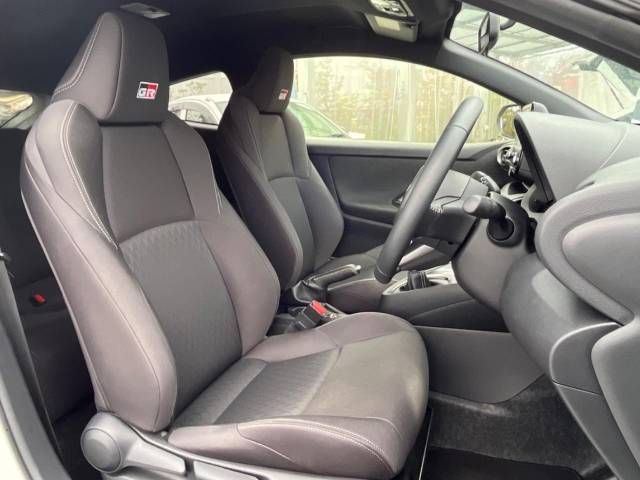 Toyota YARIS 2020-10 184980-7