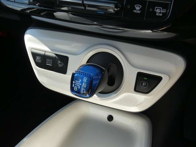 Toyota PRIUS 2017-01 187596-6