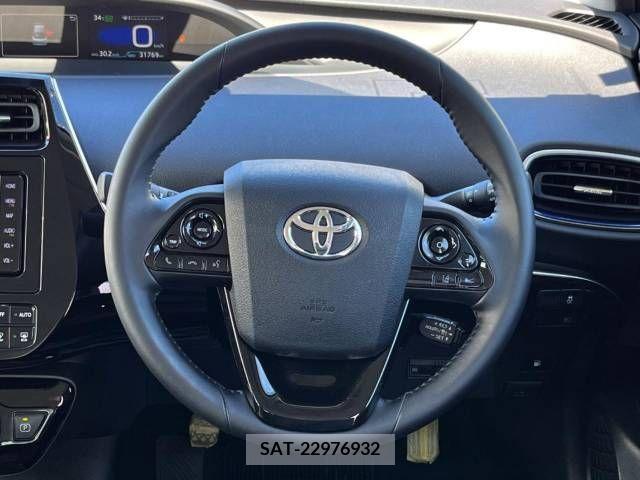 Toyota PRIUS 2019-04 366588-11