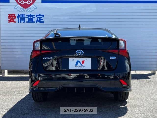 Toyota PRIUS 2019-04 366588-15