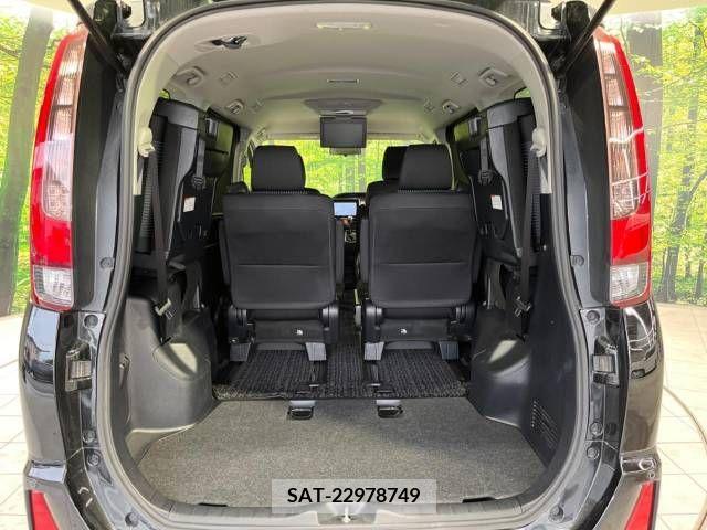 Toyota NOAH 2014-05 346472-11