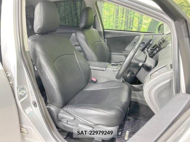 Toyota PRIUS ALPHA 2014-08 366779-8