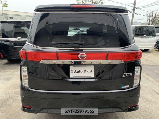 Nissan ELGRAND 2013-08 237125-21