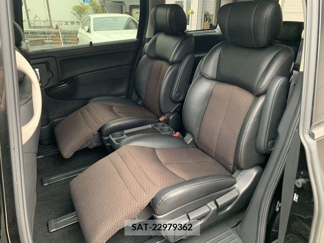 Nissan ELGRAND 2013-08 237125-5