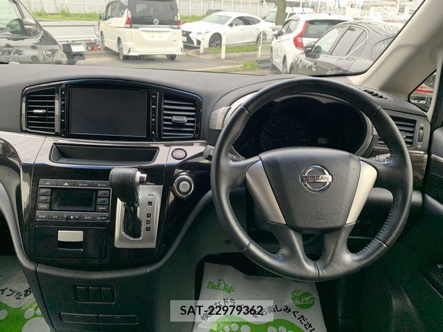 Nissan ELGRAND 2013-08 237125-10