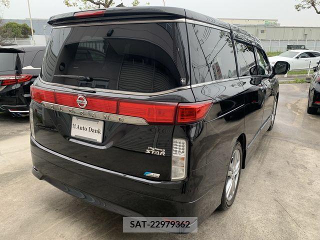 Nissan ELGRAND 2013-08 237125-23