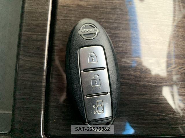 Nissan ELGRAND 2013-08 237125-16