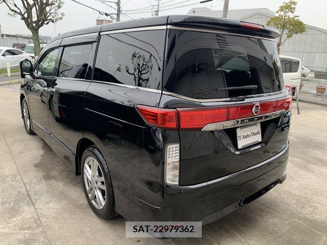 Nissan ELGRAND 2013-08 237125-1