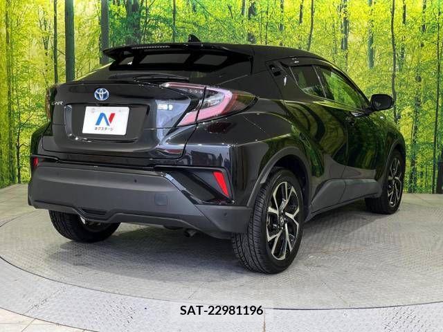 Toyota C-HR 2017-10 264144-17