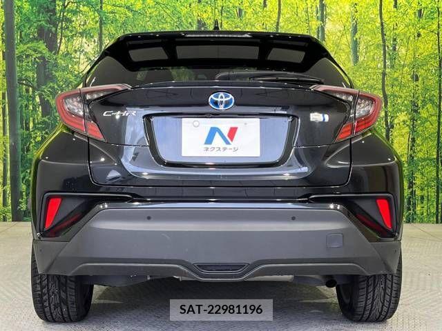Toyota C-HR 2017-10 264144-15