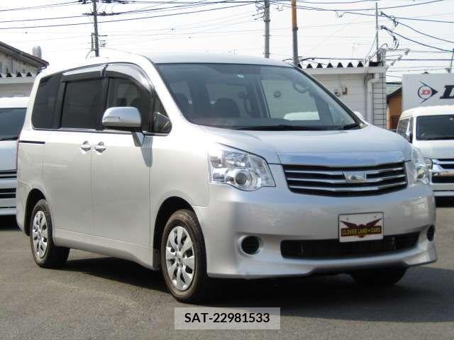 Toyota NOAH 2013-06 279506-2