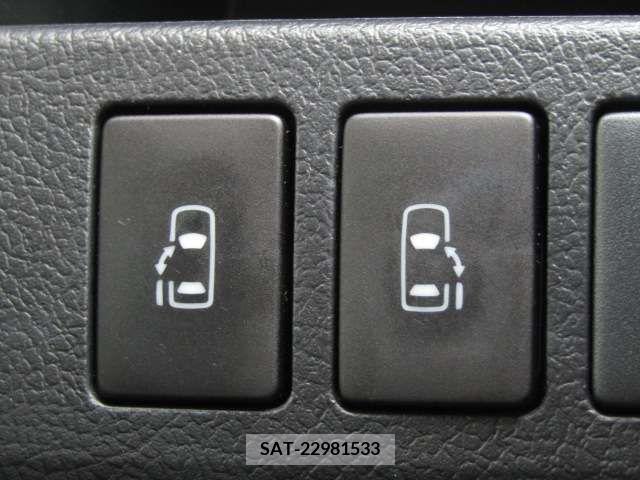 Toyota NOAH 2013-06 279506-10